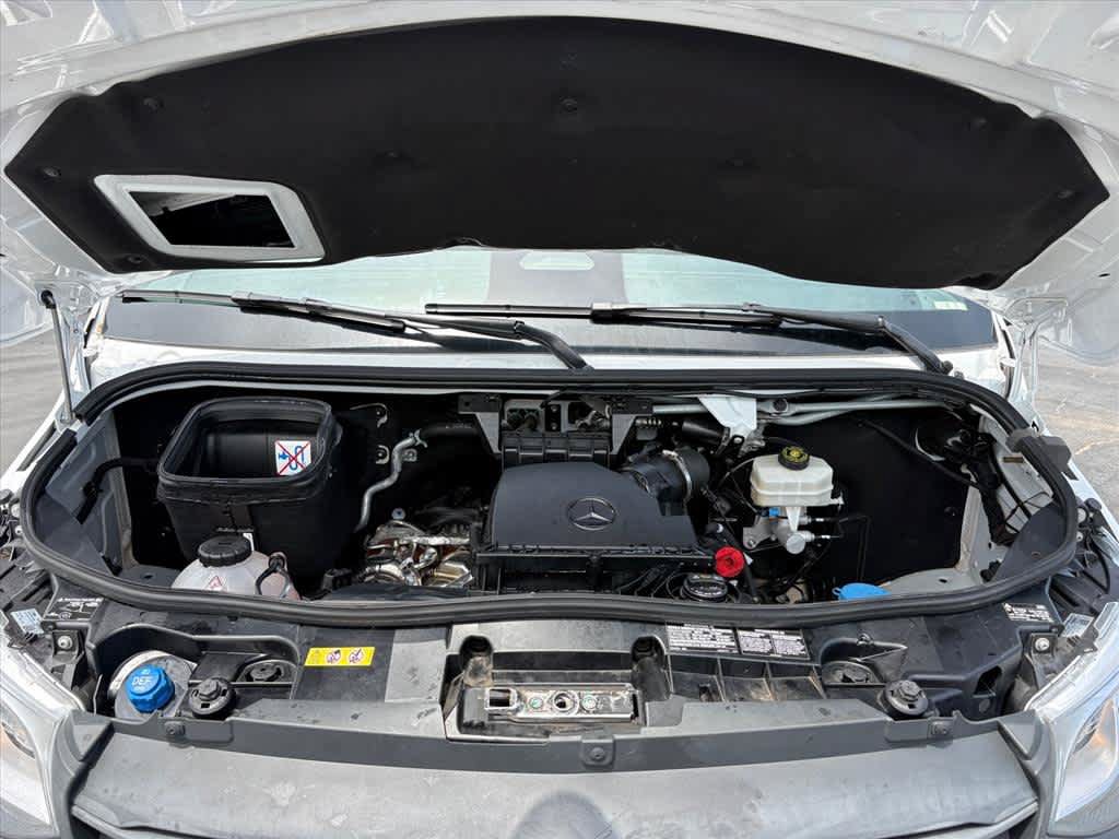 Used 2025 Mercedes-Benz Sprinter 2500 image 31