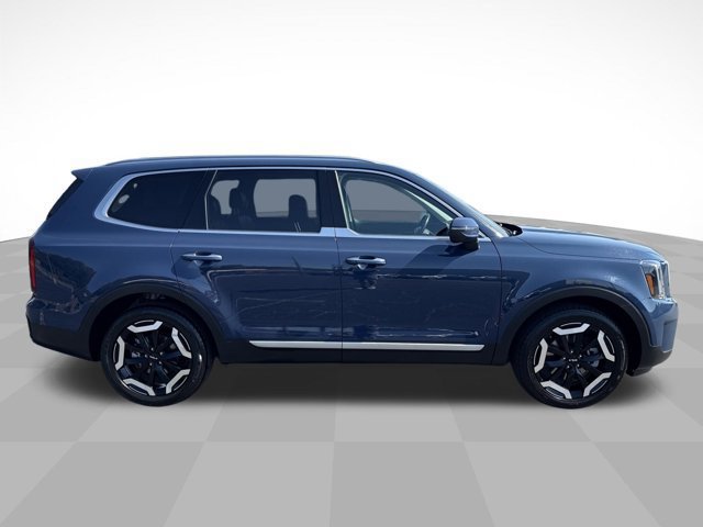 Used 2025 Kia Telluride S FWD image 4