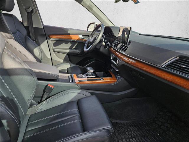 Used 2021 Audi Q5 Prestige w/ Prestige Package image 22