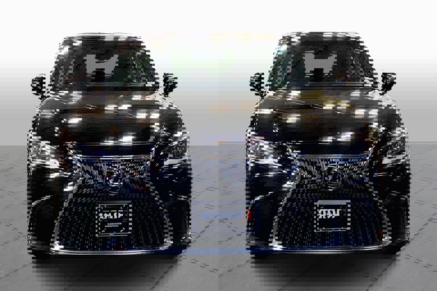 Used 2019 Lexus ES 350 w/ Luxury Package image 3