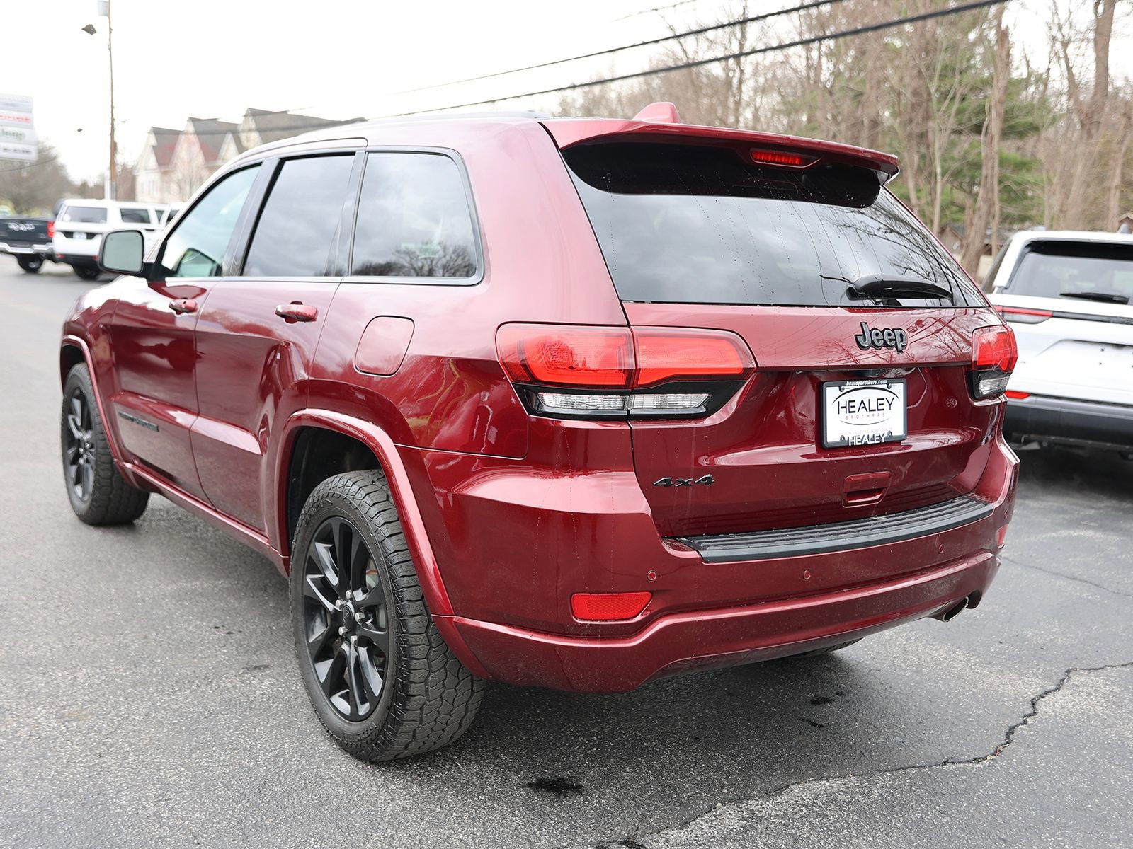 Used 2020 Jeep Grand Cherokee Altitude AWD/4WD image 5