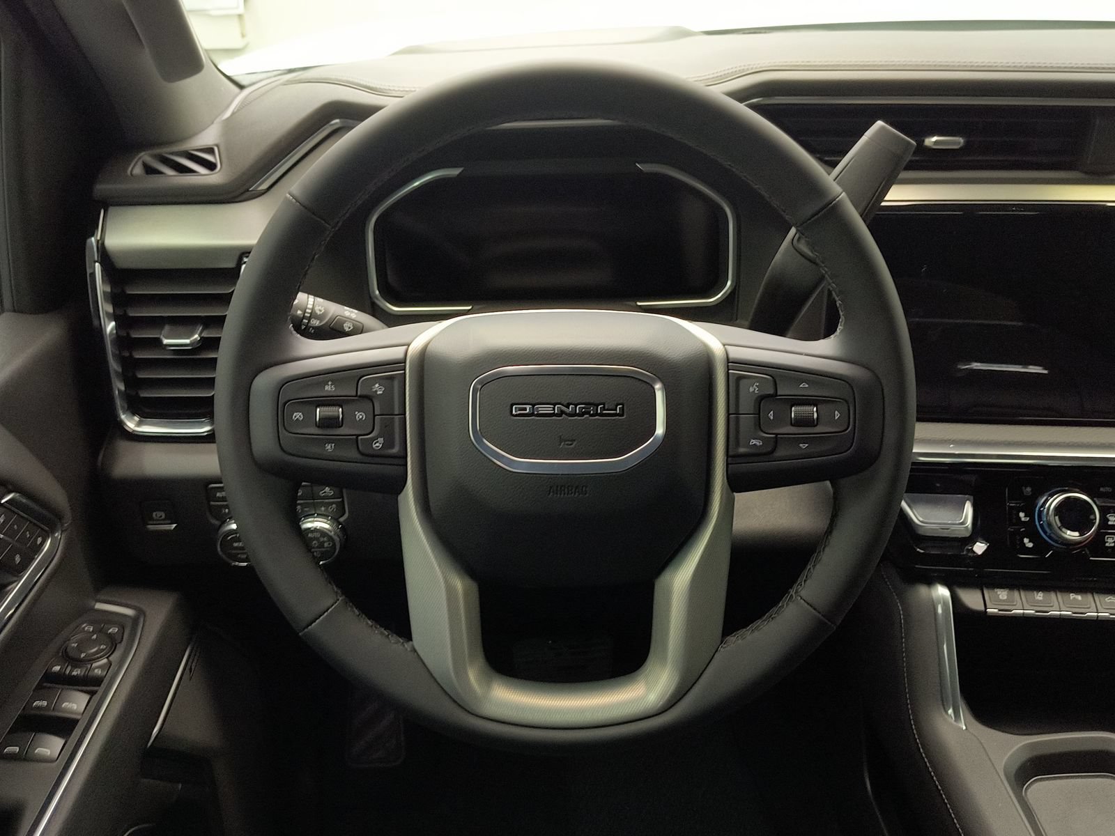 New 2026 GMC Sierra 2500 Denali w/ Denali Reserve Package AWD/4WD image 4