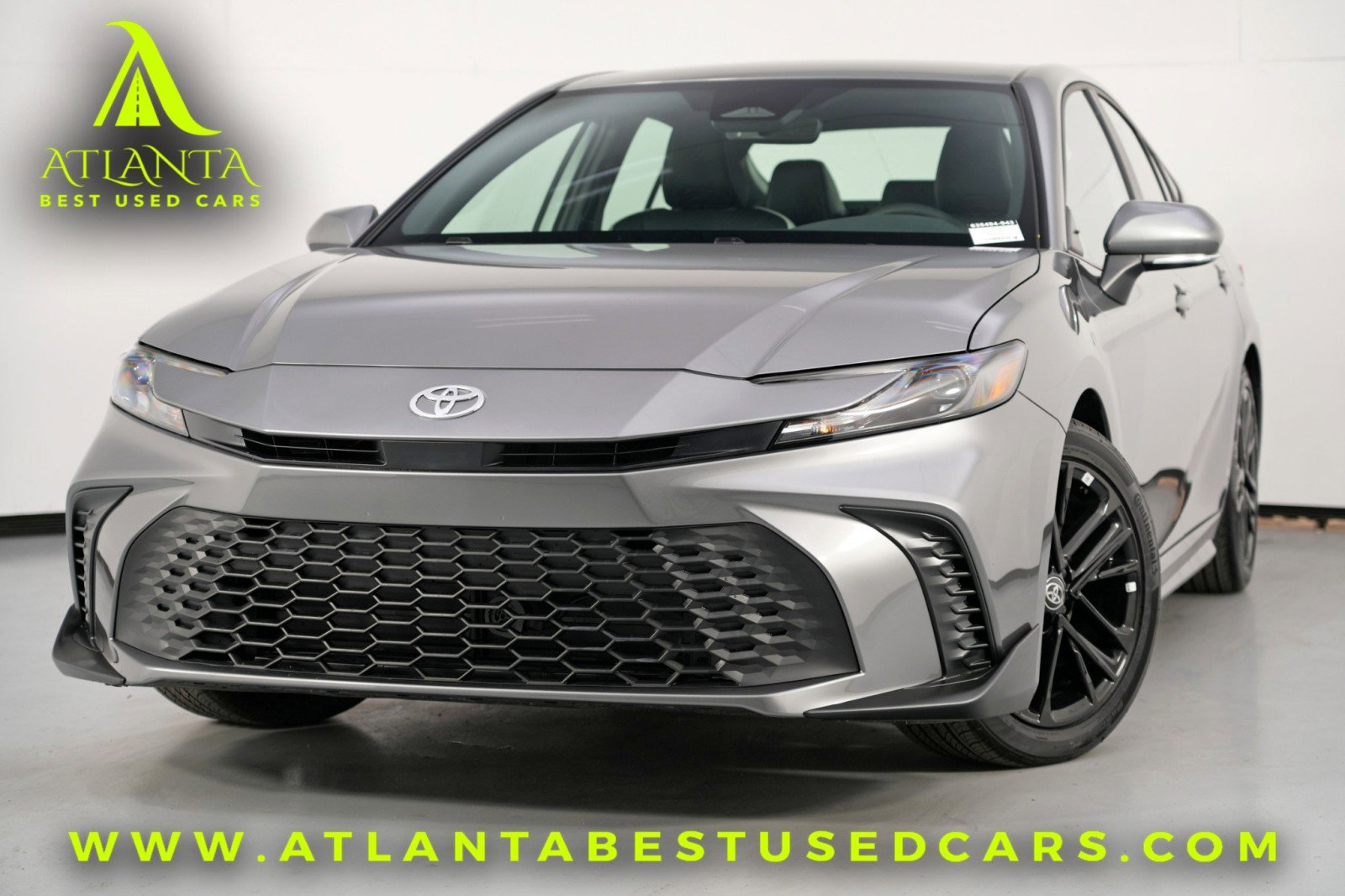 Used 2025 Toyota Camry SE w/ Convenience Package