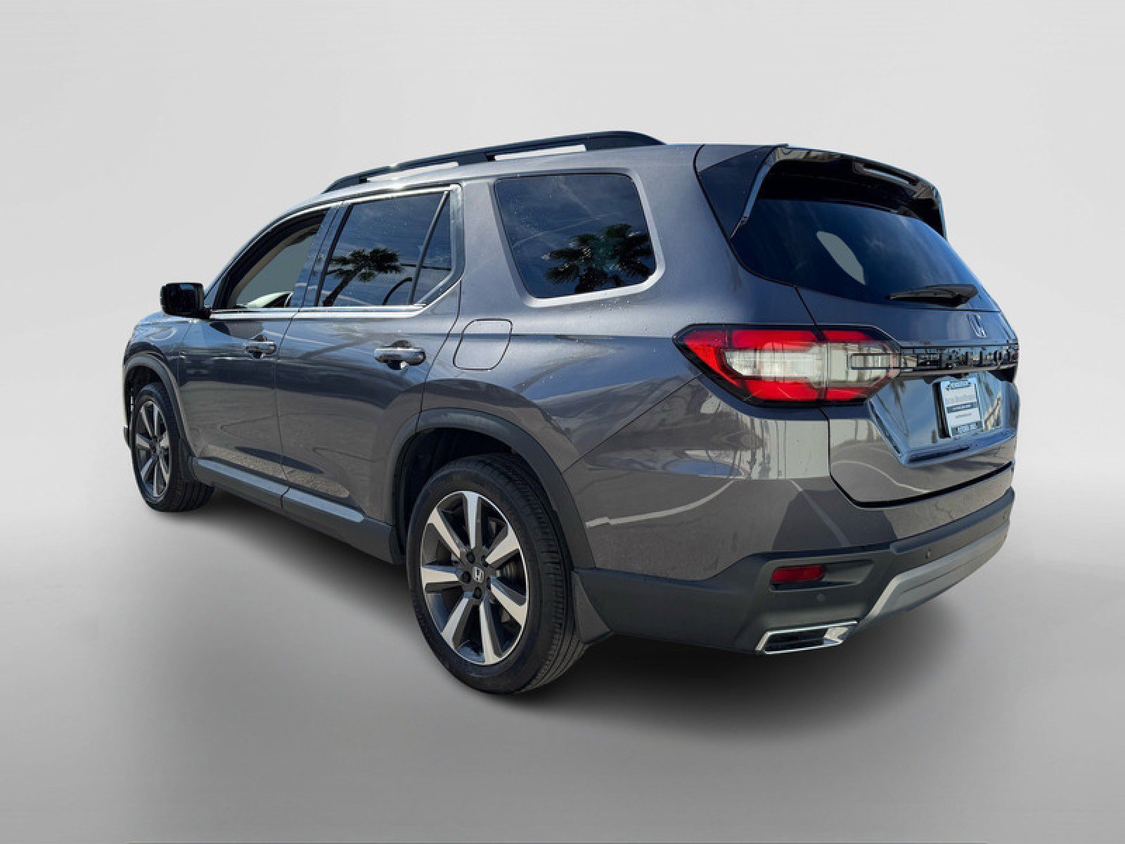 Used 2023 Honda Pilot Touring image 3