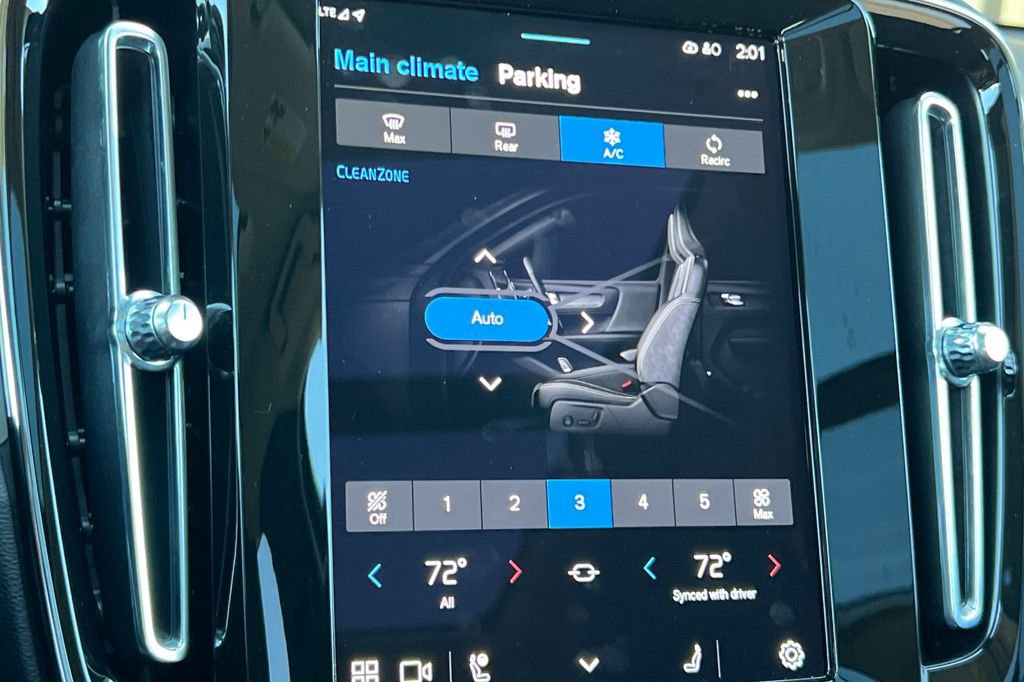 Used 2024 Volvo XC40 B5 Plus w/ Protection Package Premier image 20