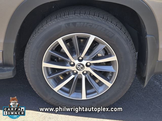 Used 2022 Toyota RAV4 LE FWD image 16