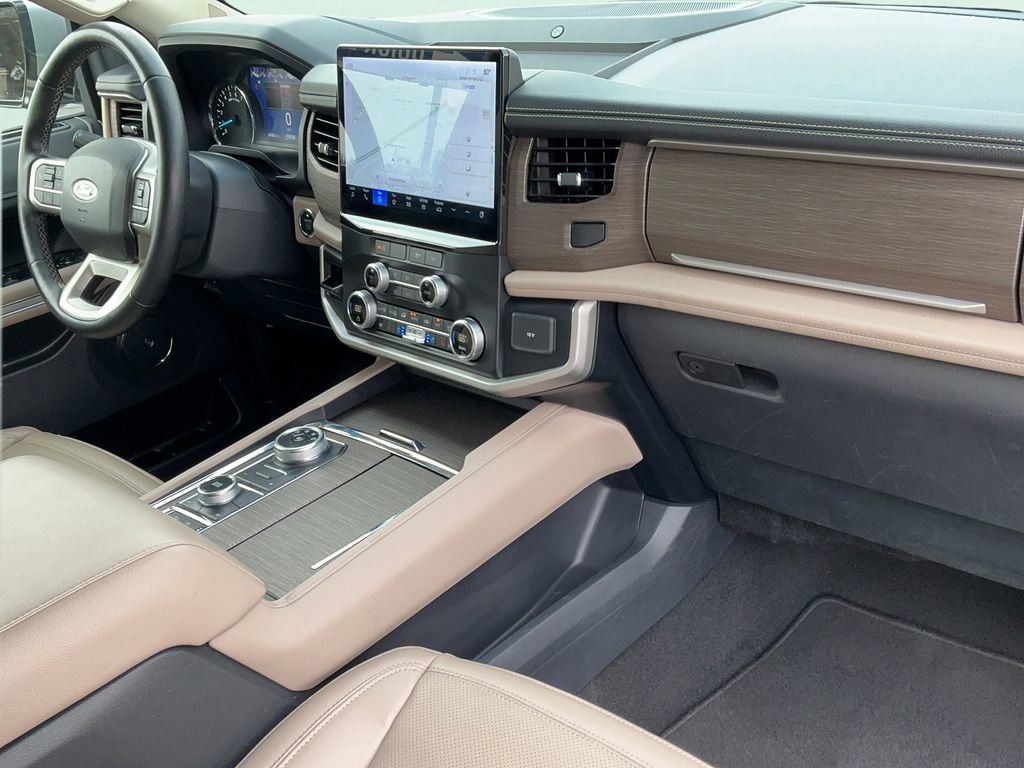 Used 2024 Ford Expedition Limited AWD/4WD image 27
