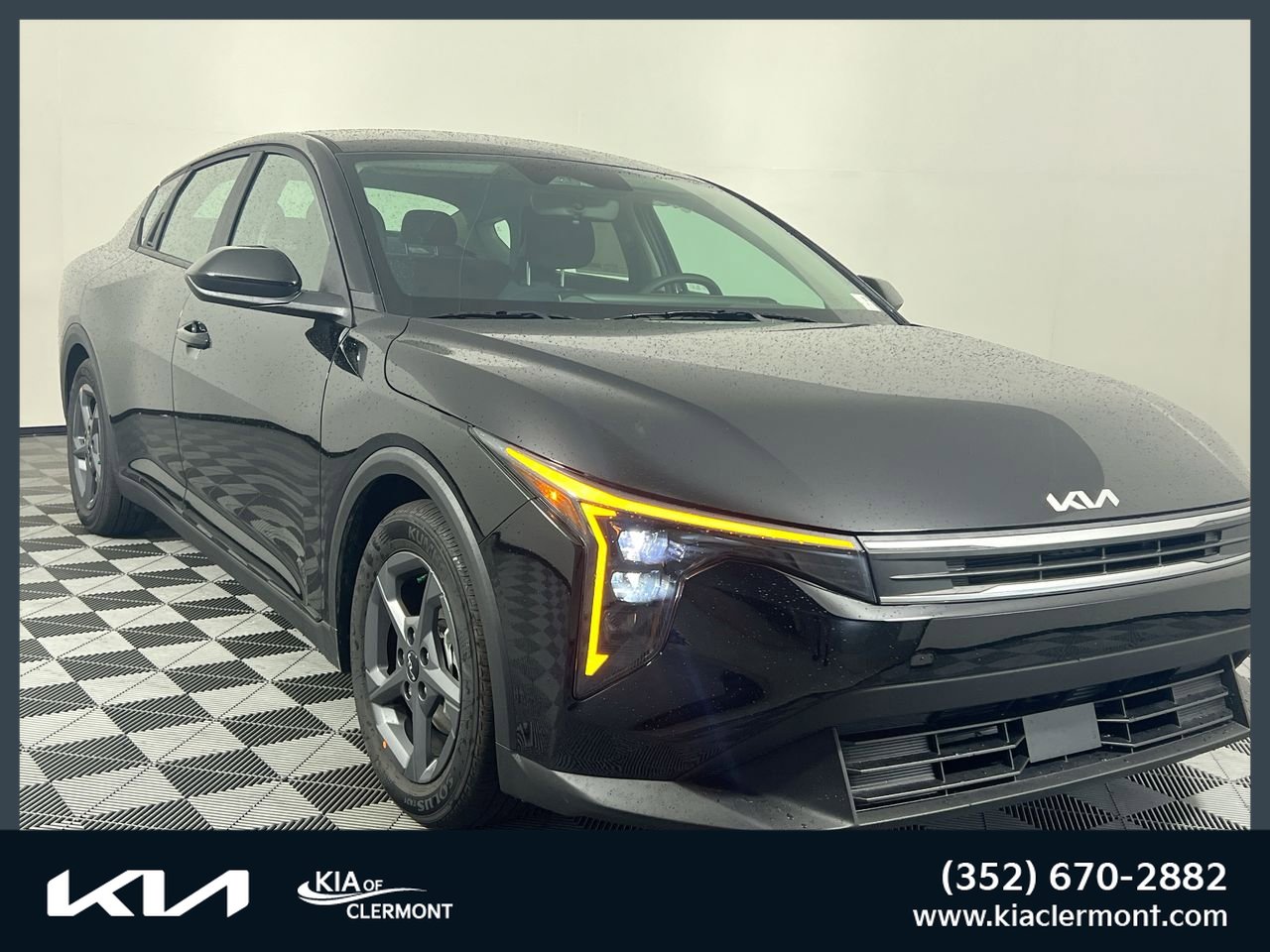 New 2025 Kia K4 LXS image 1