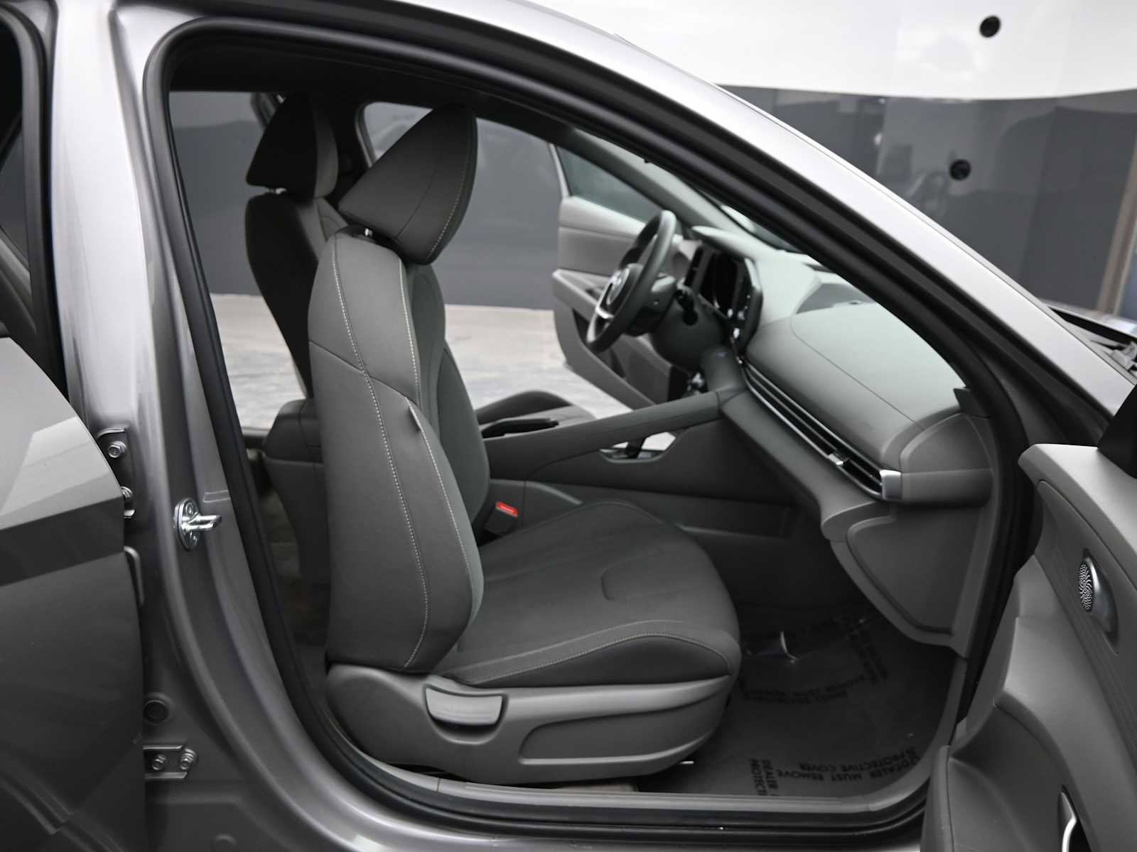 Used 2023 Hyundai Elantra SEL image 15