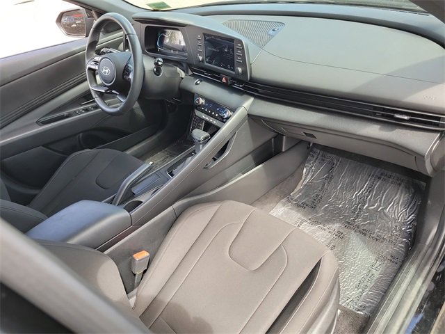 Used 2025 Hyundai Elantra Sport image 16