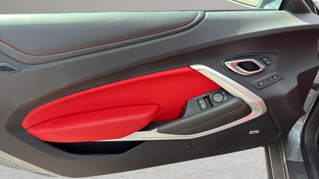 Used 2020 Chevrolet Camaro SS RWD image 10