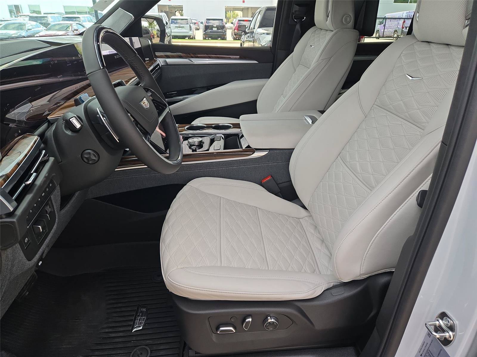 New 2026 Cadillac Escalade Platinum Sport w/ LPO, ONYX Package AWD/4WD image 28