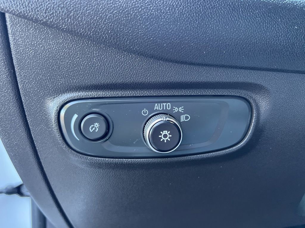 Used 2024 Chevrolet Equinox LS image 25