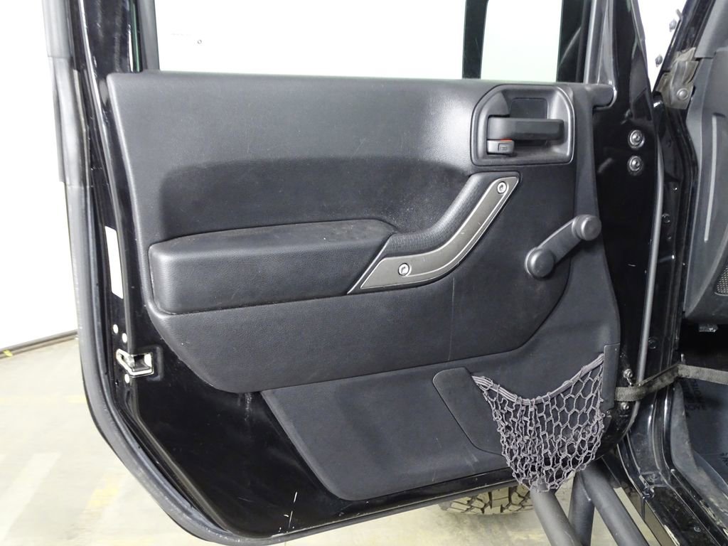 Used 2016 Jeep Wrangler Unlimited Sport image 13