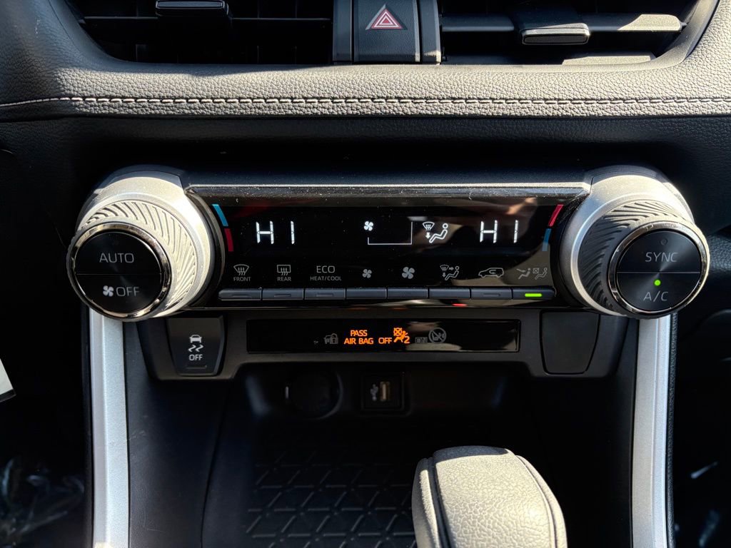Certified 2025 Toyota RAV4 LE AWD/4WD image 26
