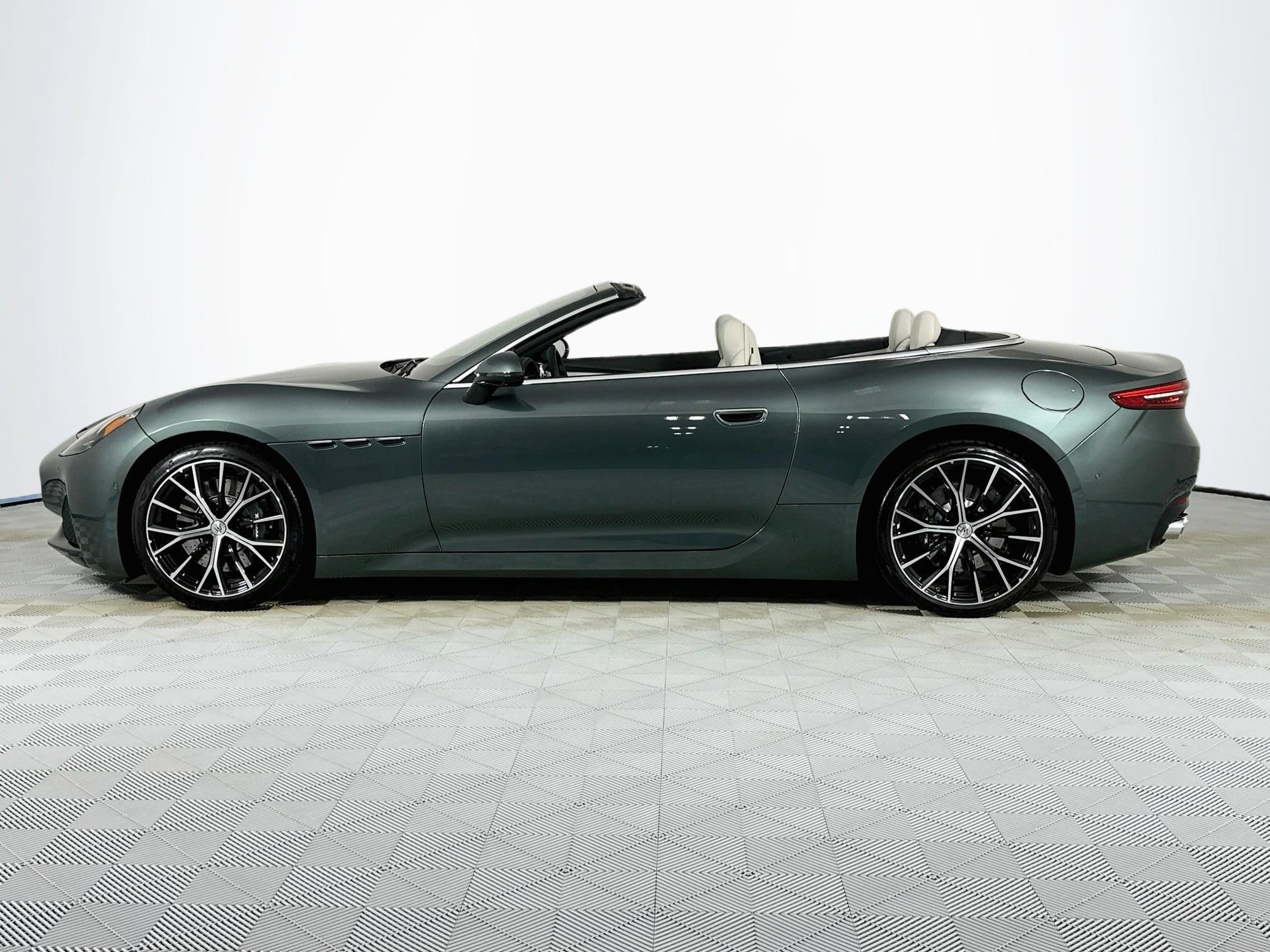 New 2026 Maserati GranCabrio Modena AWD/4WD image 8