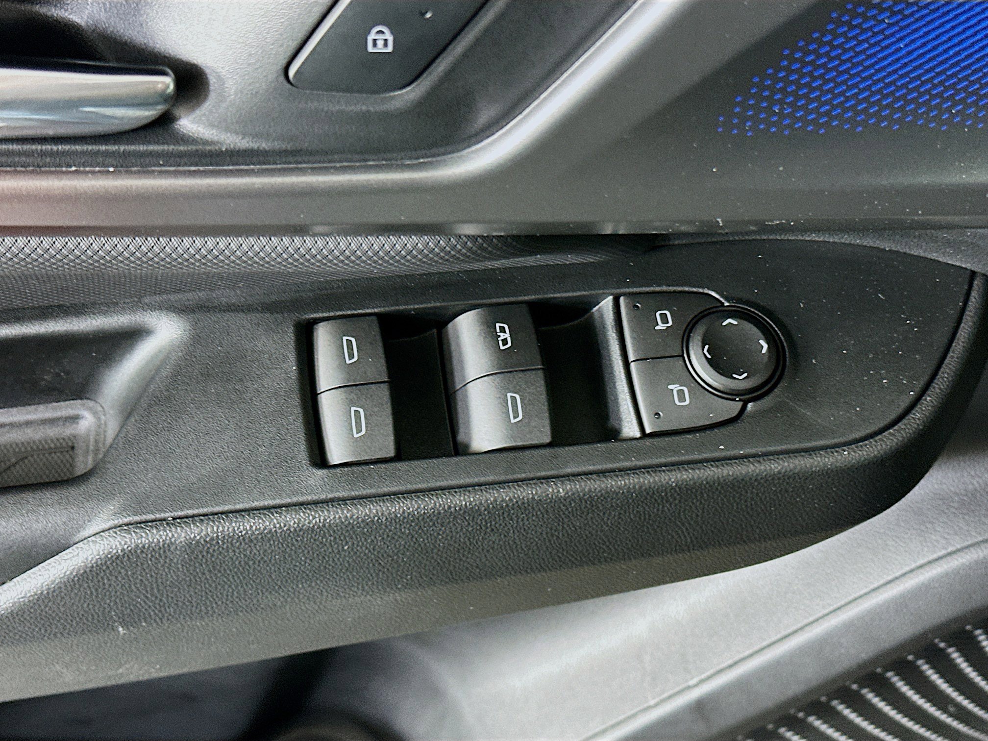 Used 2024 Chevrolet Equinox EV RS image 15