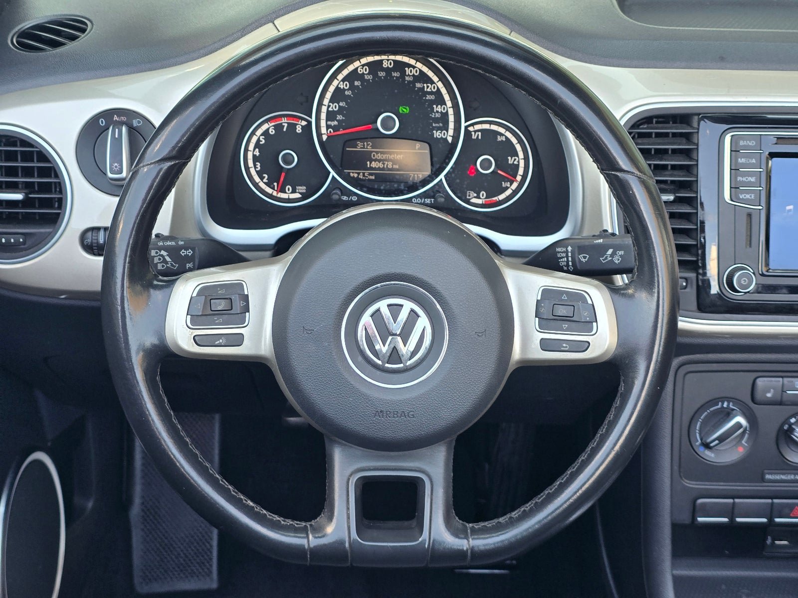 Used 2016 Volkswagen Beetle 1.8T SE FWD image 14