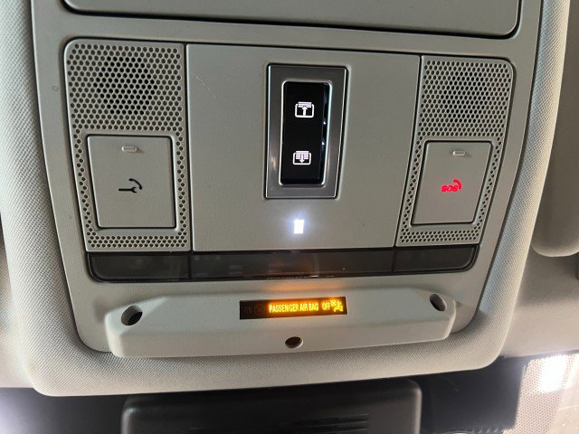 Used 2020 Land Rover Discovery Sport SE image 29