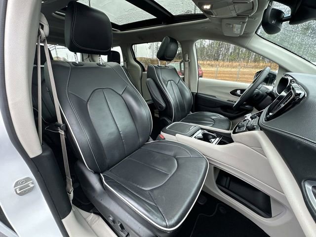 Used 2024 Chrysler Pacifica Limited FWD image 28