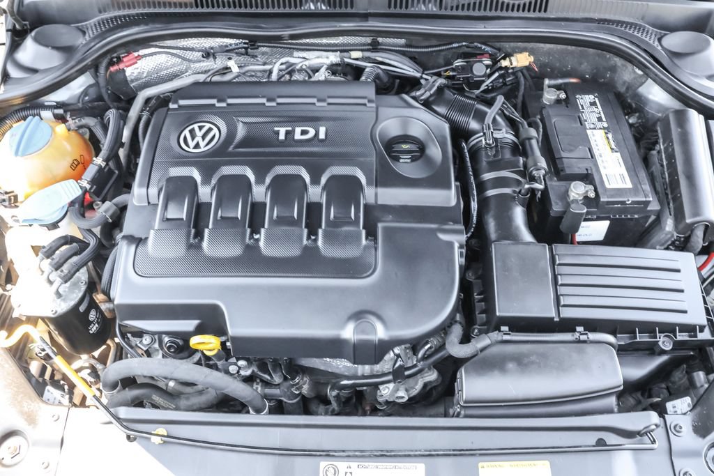 Used 2015 Volkswagen Jetta TDI SEL FWD image 40