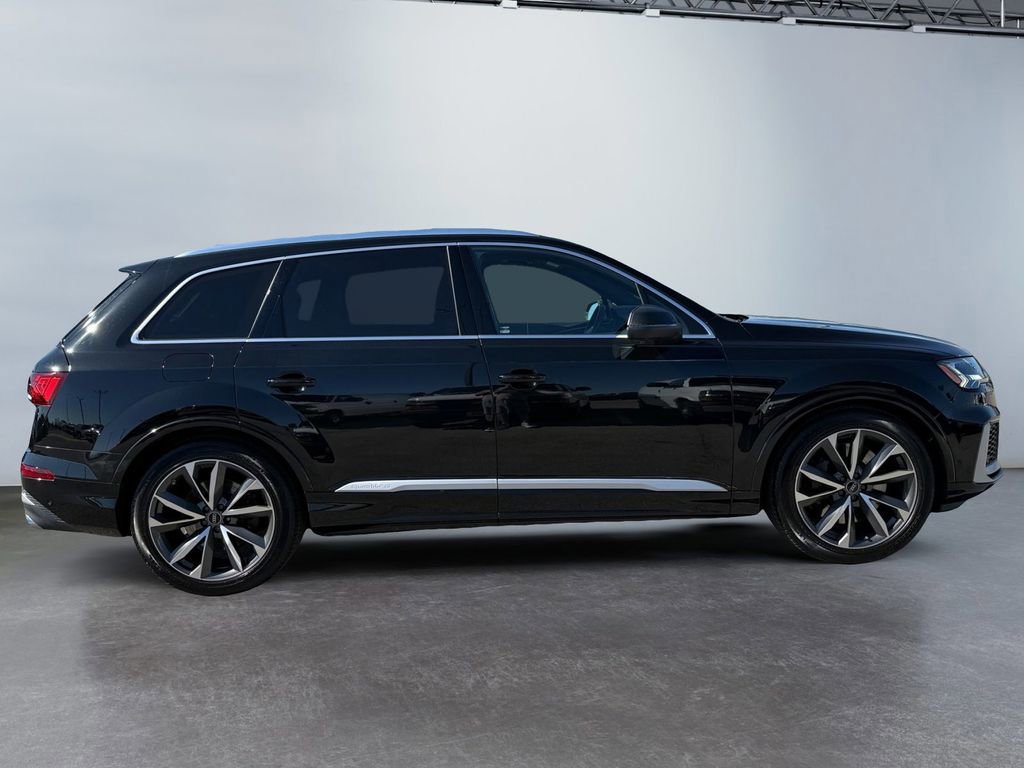 Used 2022 Audi SQ7 Prestige w/ Prestige Package image 2
