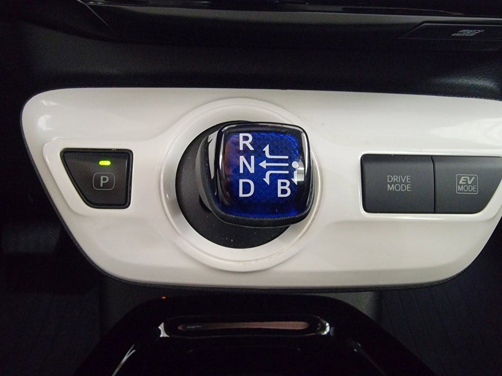 Used 2018 Toyota Prius Four w/ Advanced Technology Package image 18