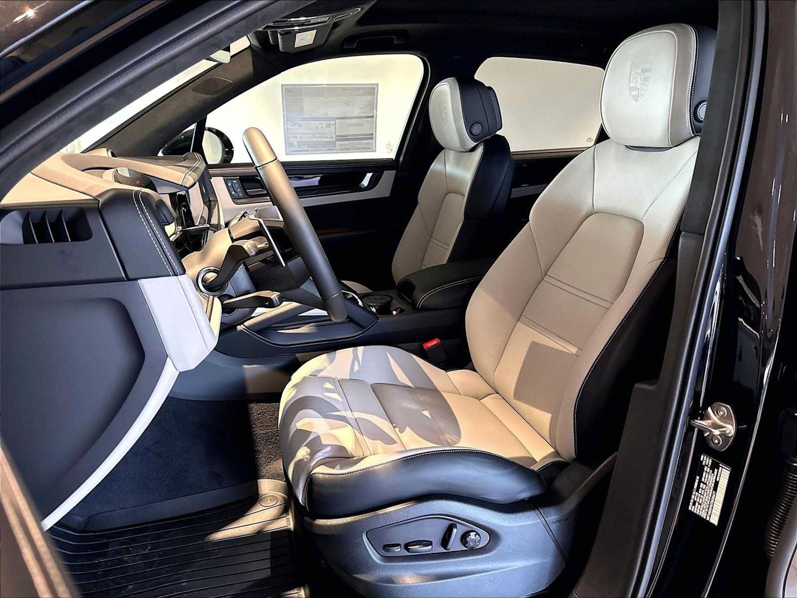 New 2026 Porsche Cayenne GTS AWD/4WD image 5