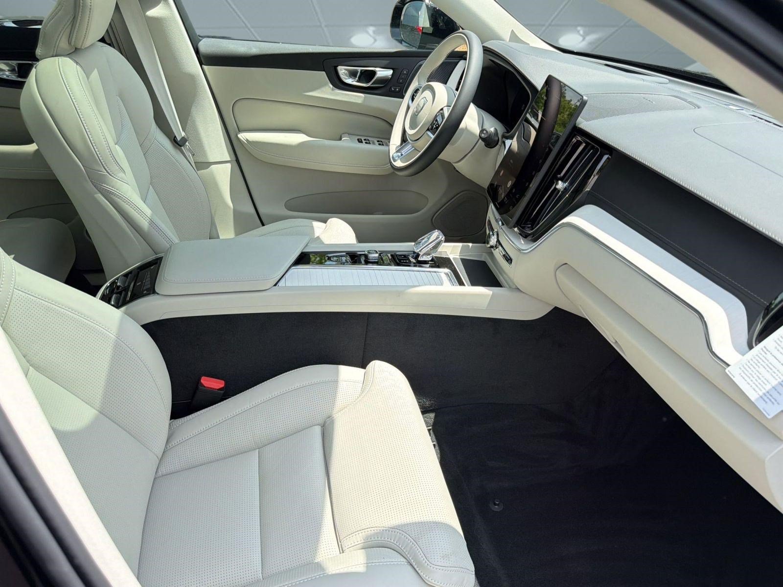 New 2026 Volvo XC60 B5 Ultra w/ Climate Package AWD/4WD image 30