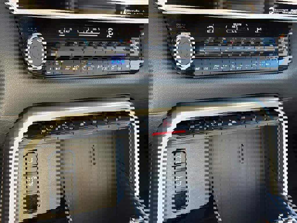 Used 2023 Toyota Sequoia Limited image 15