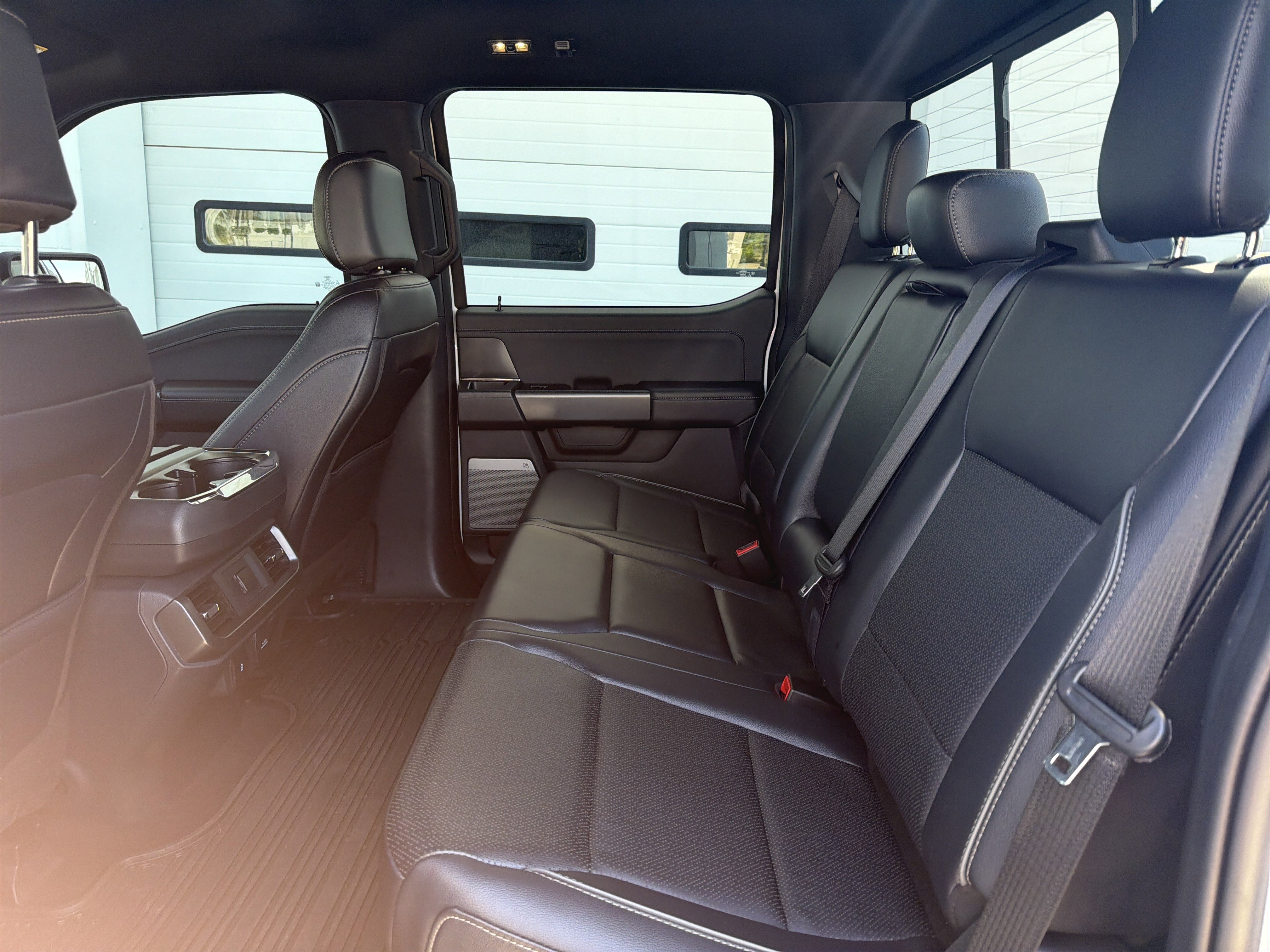 Used 2025 Ford F150 Lariat w/ Equipment Group 501A Mid image 26