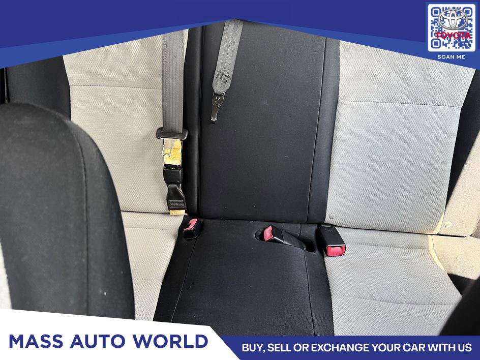 Used 2012 Toyota Yaris LE FWD image 9