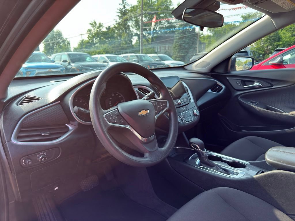 Used 2023 Chevrolet Malibu LT FWD image 18