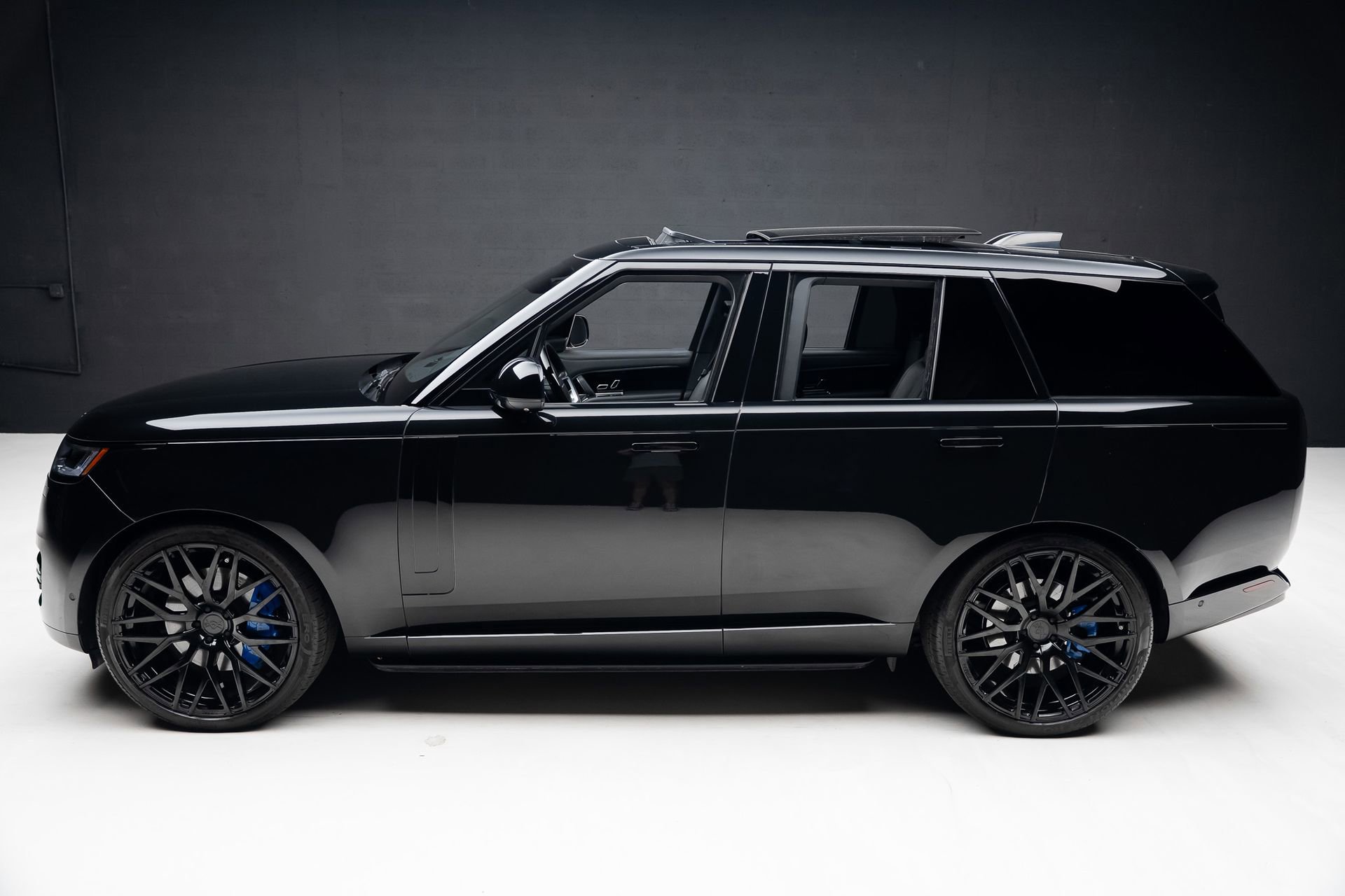 Used 2023 Land Rover Range Rover SE image 16