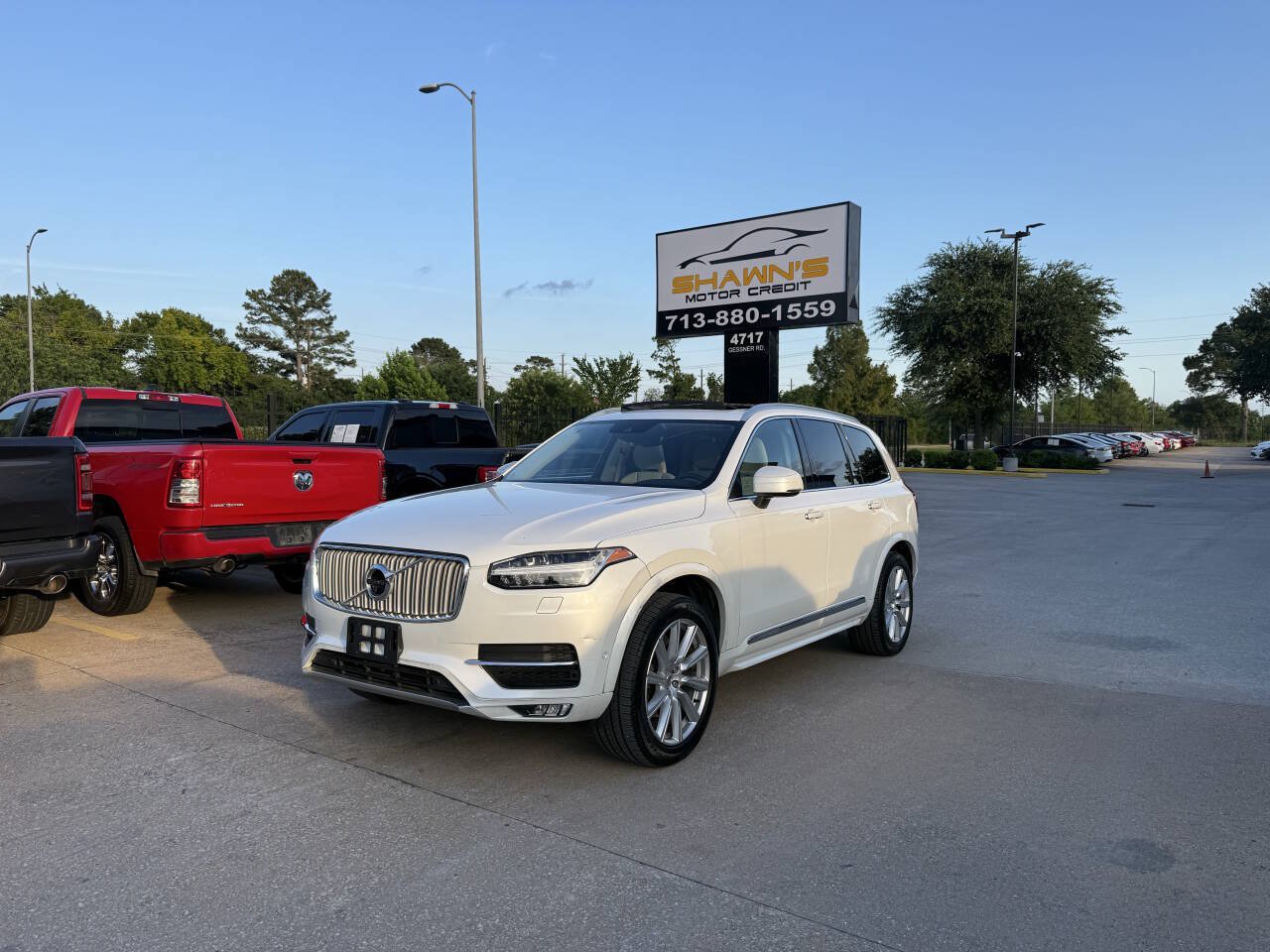 Used 2018 Volvo XC90 T6 Inscription w/ Convenience Package AWD/4WD image 3