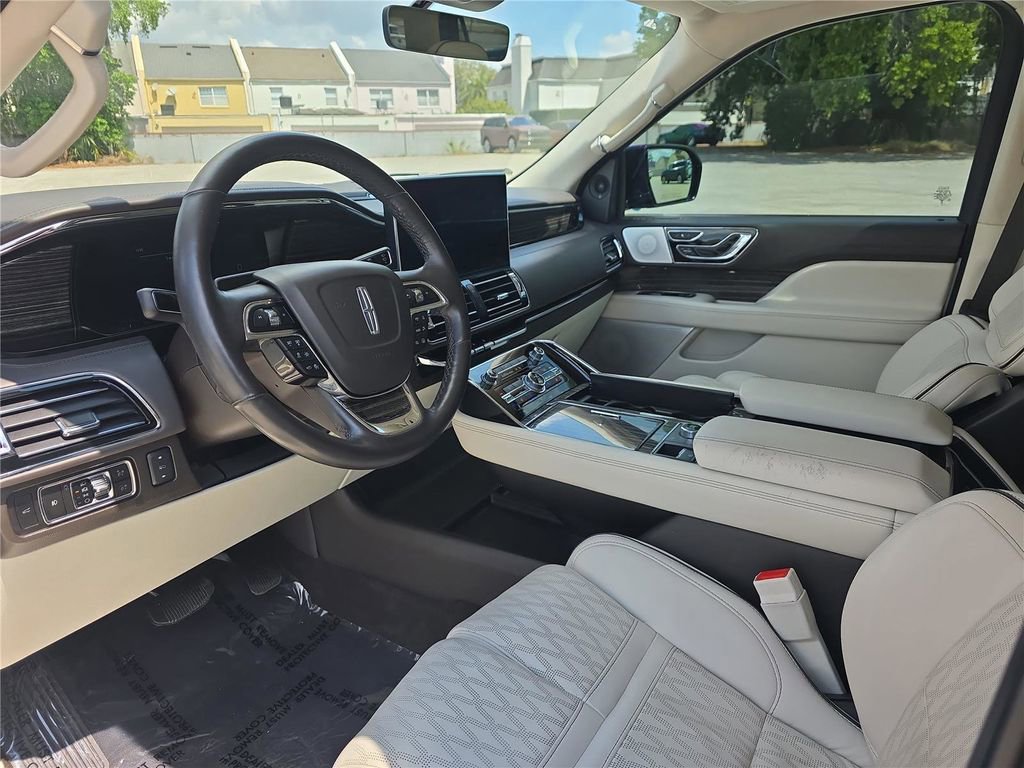 Certified 2023 Lincoln Navigator Black Label AWD/4WD image 16