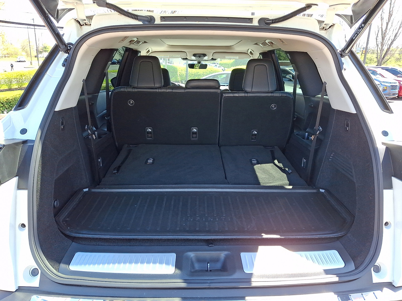 Certified 2023 INFINITI QX60 Luxe w/ Cargo Package image 30