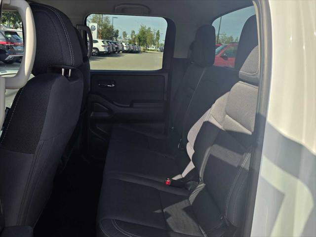 Used 2024 Nissan Frontier SV AWD/4WD image 16