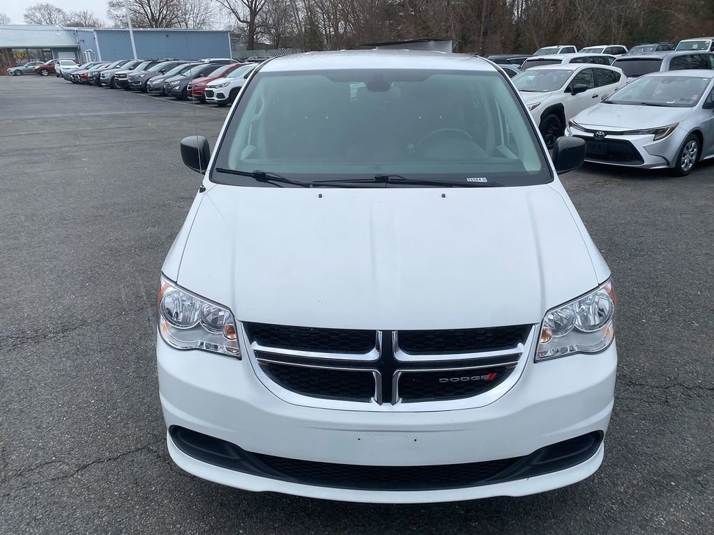 Used 2018 Dodge Grand Caravan SE w/ UConnect Hands-Free Group image 3