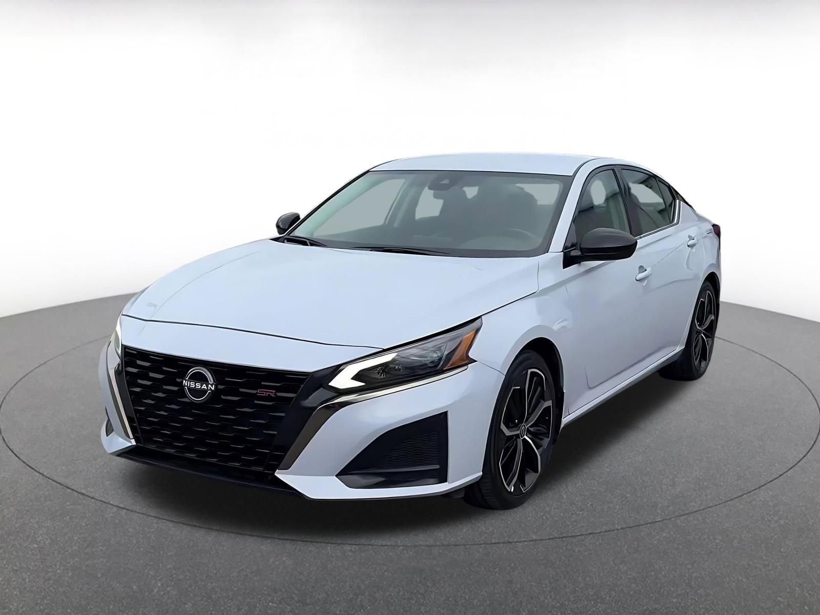 Used 2025 Nissan Altima 2.5 SR FWD image 7