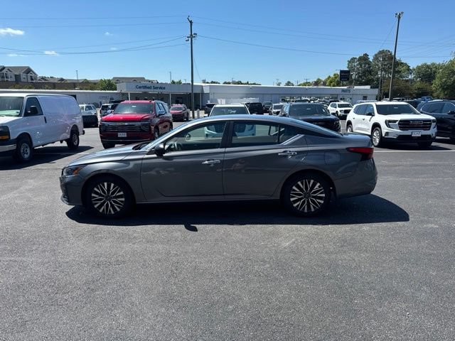 Used 2024 Nissan Altima 2.5 SV FWD image 15