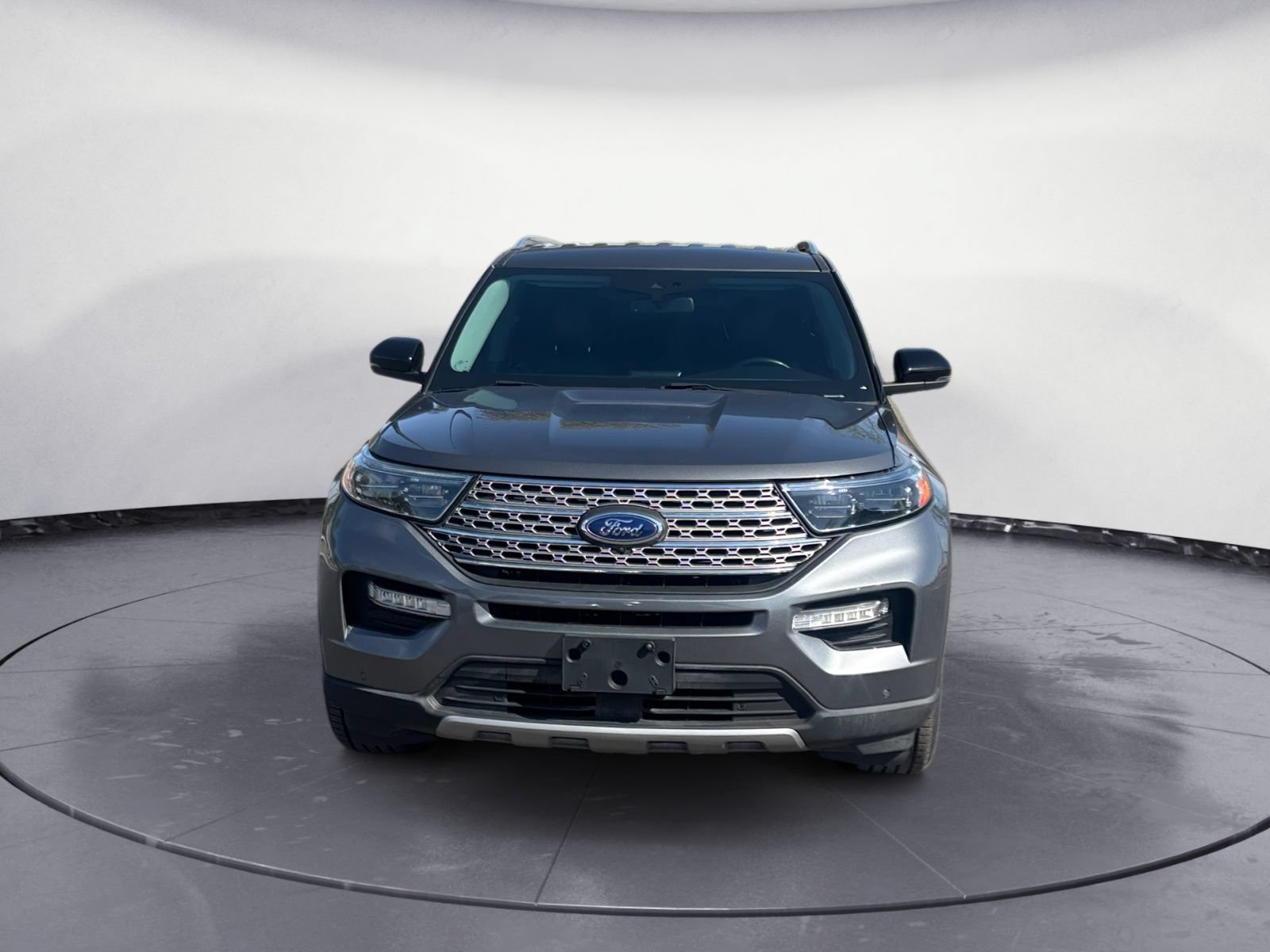 Used 2023 Ford Explorer Limited w/ Equipment Group 301A RWD image 2