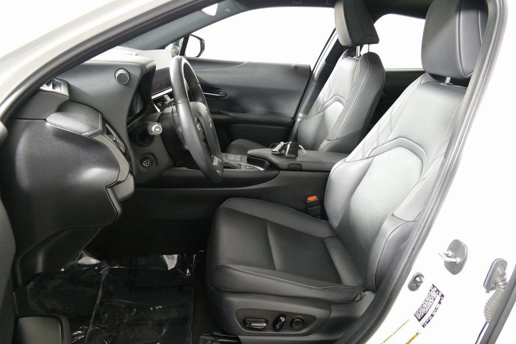 Used 2023 Lexus UX 250h AWD w/ Premium Package image 10