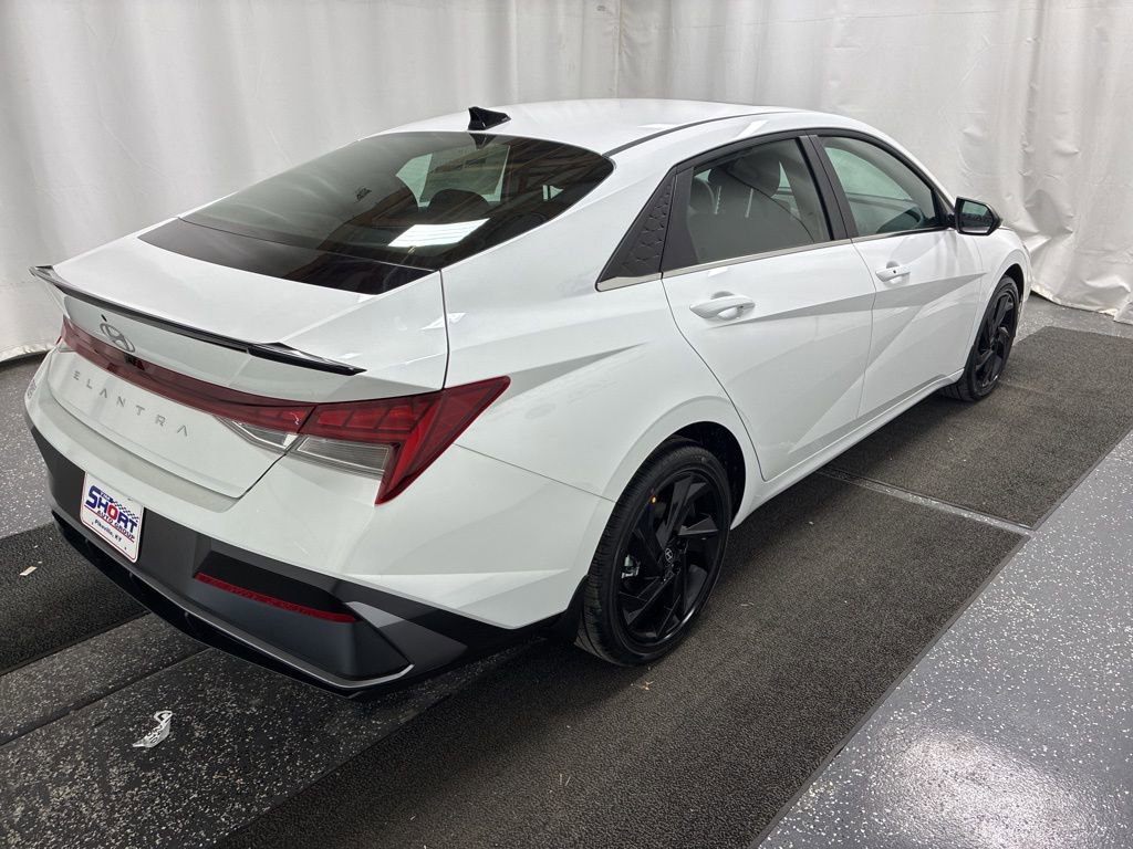 New 2026 Hyundai Elantra SEL Sport image 4