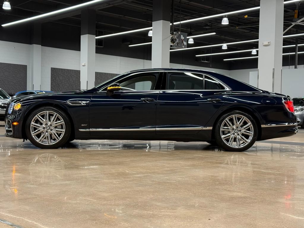 Used 2022 Bentley Flying Spur Plug-In Hybrid image 5