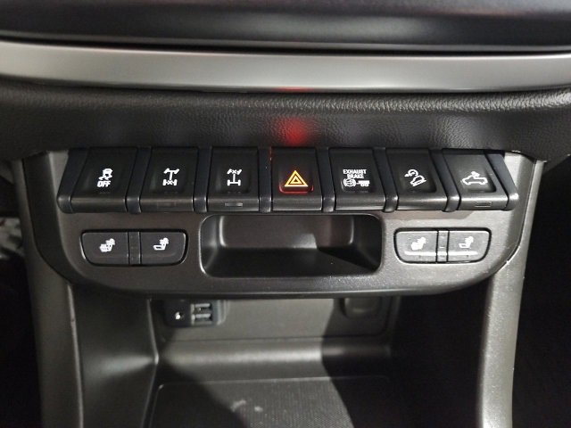 Certified 2021 Chevrolet Colorado ZR2 w/ Colorado ZR2 Bison Edition image 26