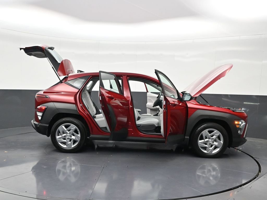 Used 2025 Hyundai Kona SE FWD image 34