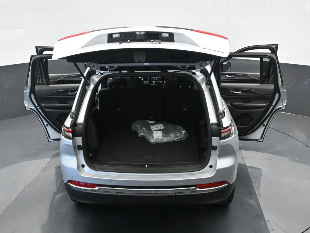 Used 2024 Jeep Grand Cherokee Laredo w/ Trailer Tow Package image 50