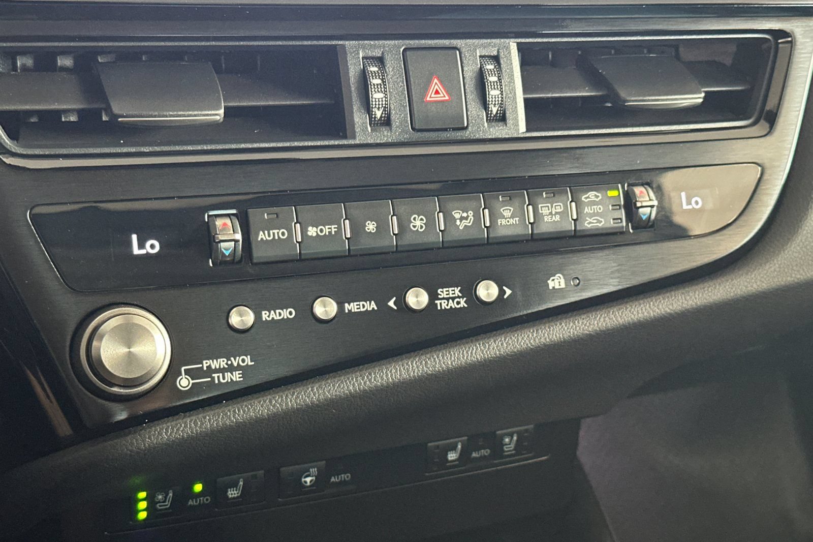 Used 2024 Lexus ES 350 w/ Premium Package FWD image 16