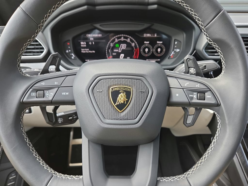 Used 2024 Lamborghini Urus S AWD/4WD image 9